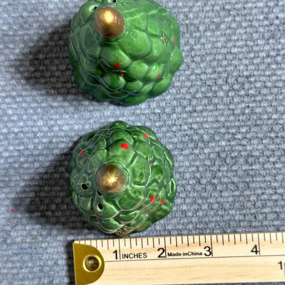 Vtg Holiday Christmas Tree Salt and Pepper Shakers Retro Ceramic Green Gold